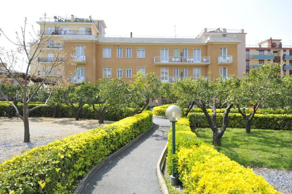 סן ברתולומיאו אל מארה Hotel Villa San Giuseppe מראה חיצוני תמונה